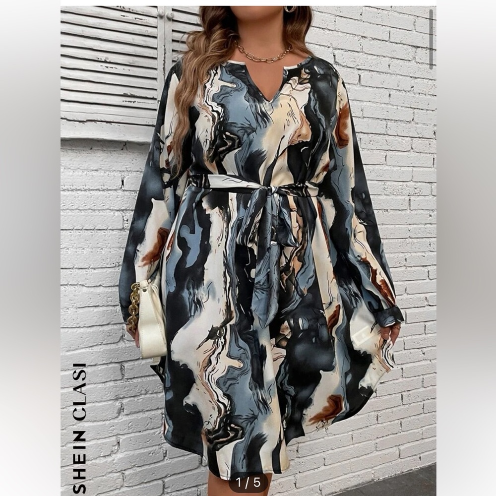 Marble print notched neckline belted dress. Size 4X